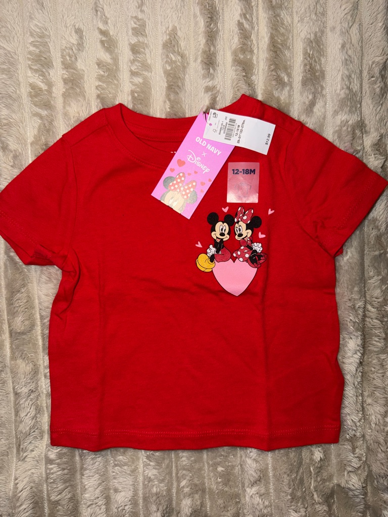 Old Navy Red Minnie & Mickey Heart Graphic Short Sleeve Tee